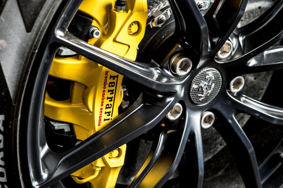 Колеса Ferrari F12tdf Tailor Made 2016 года  (UK) (фото 8 из 40)